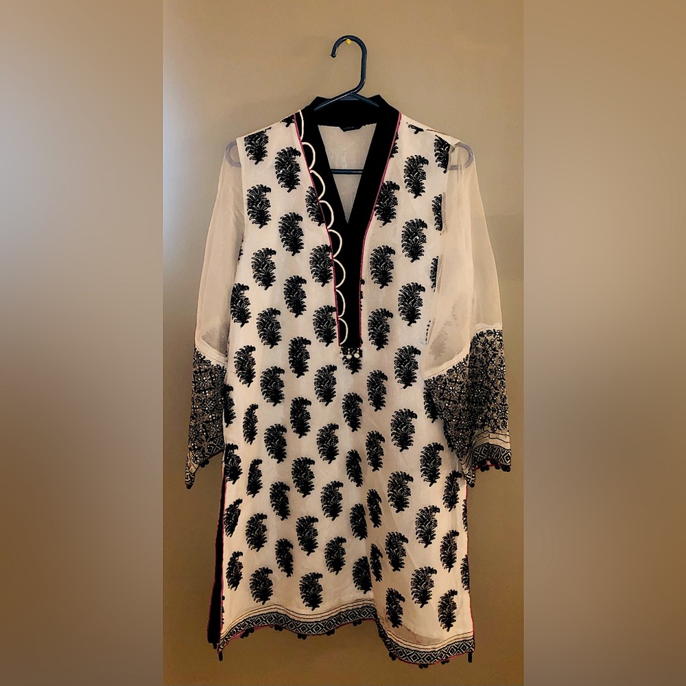 Sapphire Black and White Kurta